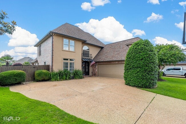 Building Photo - PRIVATE OASIS IN GATED COMMUNITY