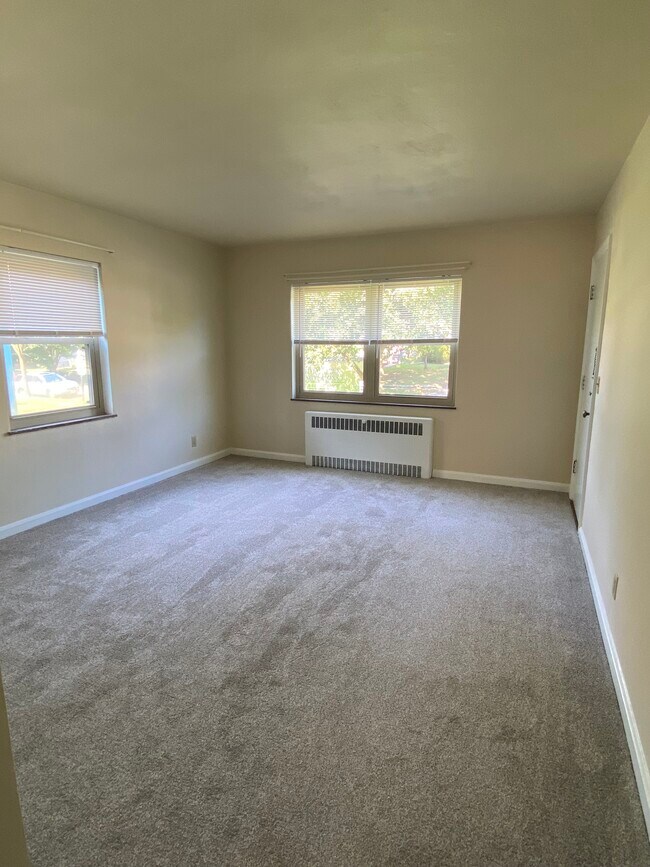 Building Photo - 37 Euclid Ave