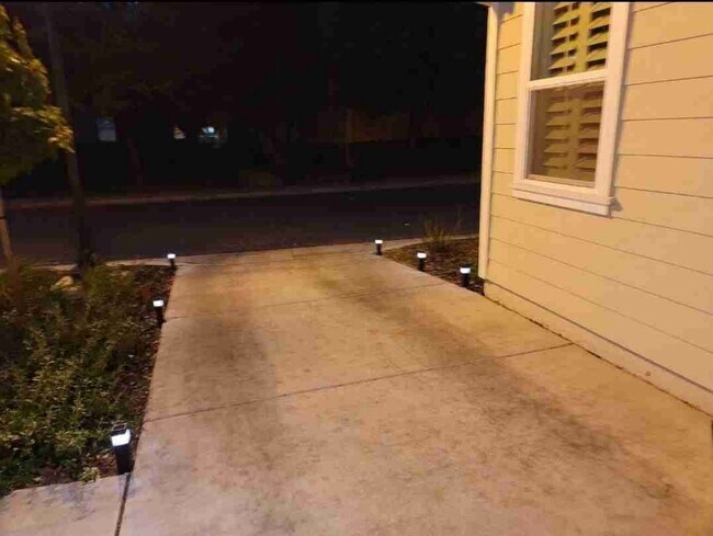 Foto del edificio - 1132 Woodvale Dr