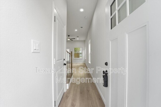 Foto del edificio - 4354 Clover St