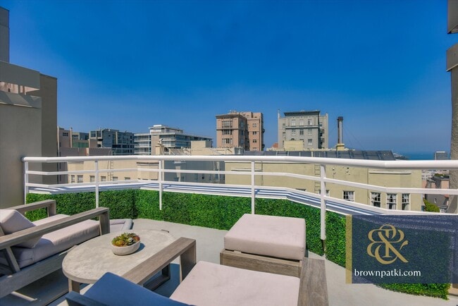 Building Photo - 2016 Pacific Ave