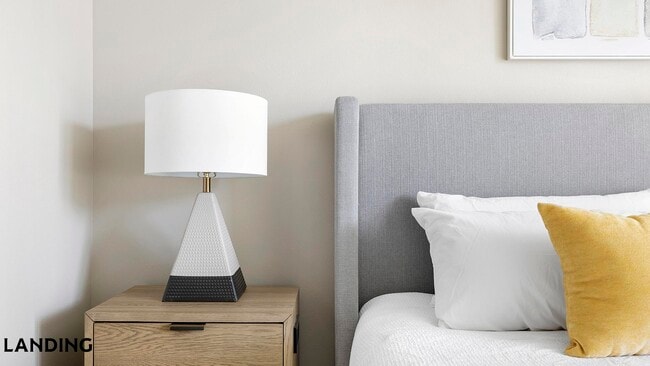 Building Photo - 1850 NW Front Ave