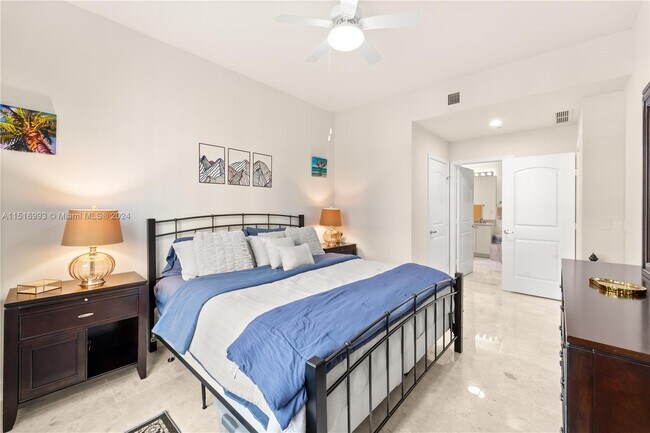 Foto del edificio - 701 S Olive Ave