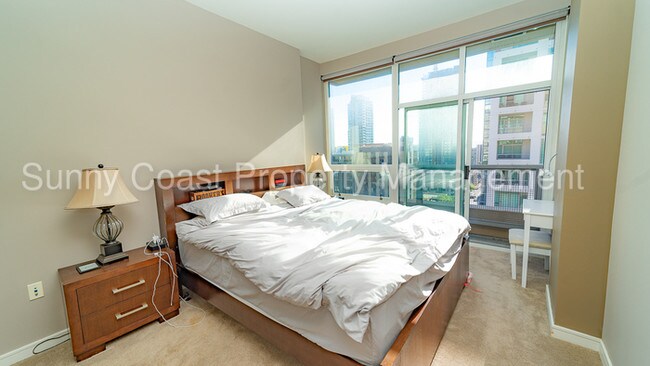 Foto del edificio - 350 W Ash St