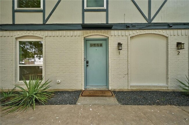 Foto del edificio - 3511 Alpine Cir