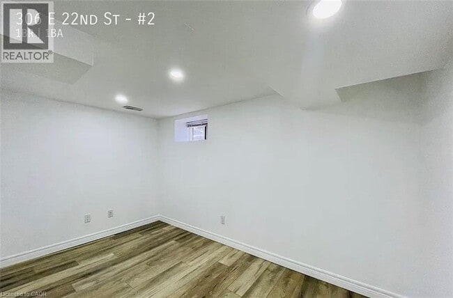 Photo du bâtiment - 306 E 22nd St