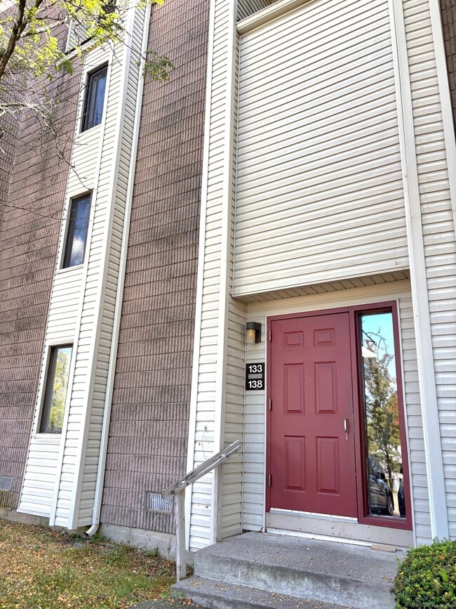 Building Photo - 137 Burgundy Hill Ln