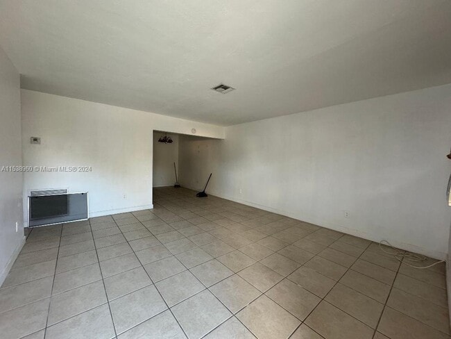 Building Photo - 1850 NW 93rd Terrace