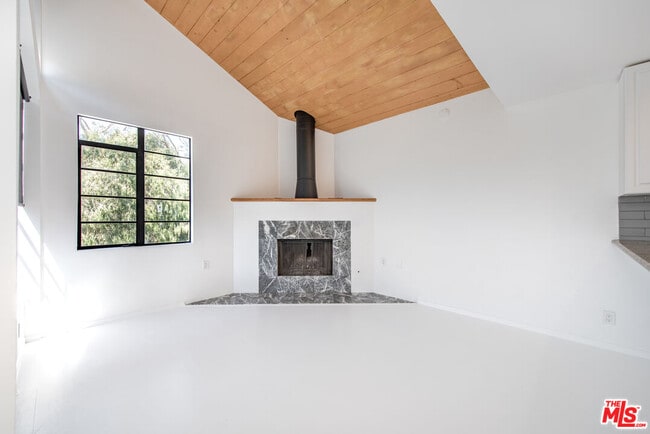 Building Photo - 29235 Heathercliff Rd