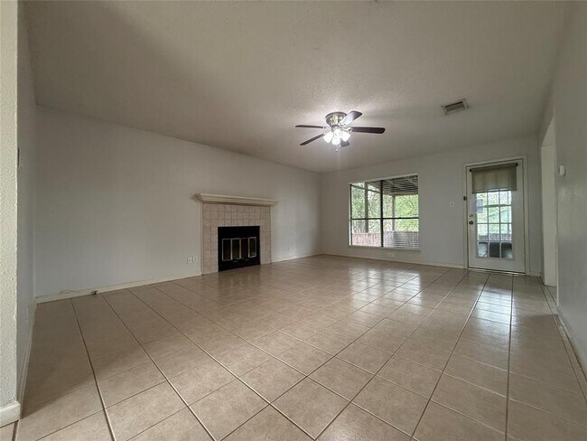 Foto del edificio - 7900 Turquoise Trail
