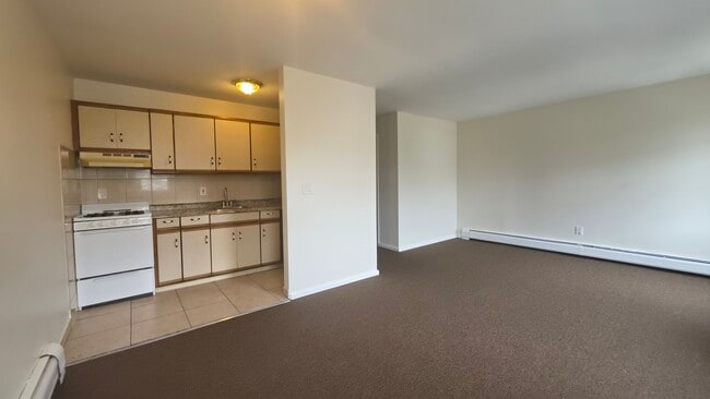 Building Photo - 77 Colgate St
