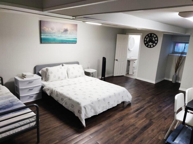 Foto del edificio - 2108 N Hobart St