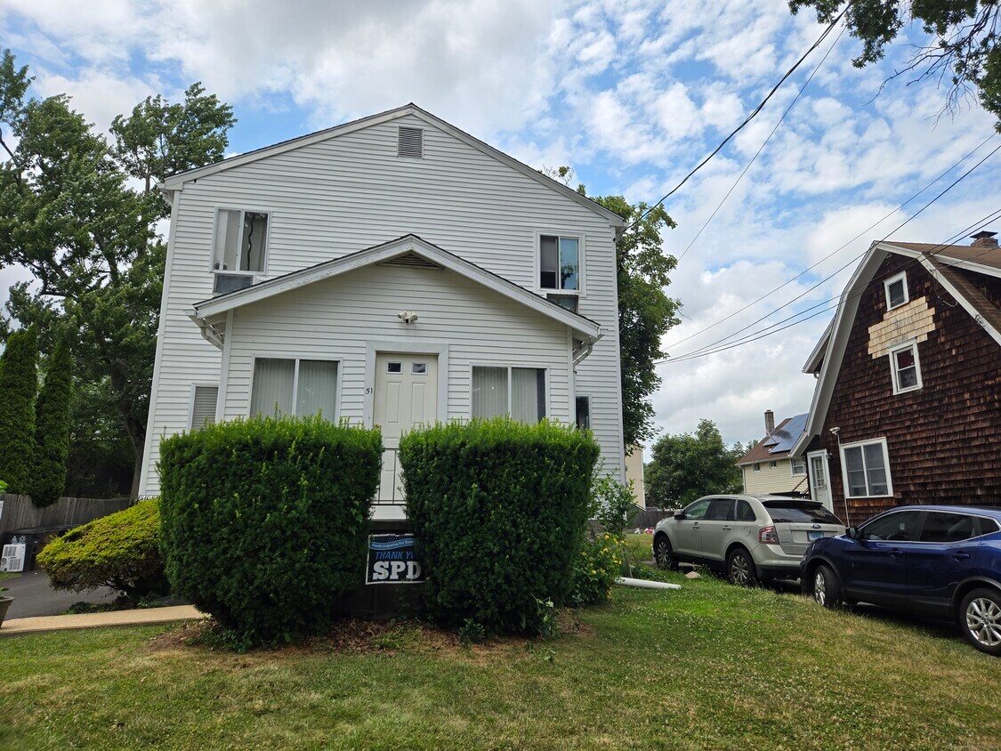 51 Center St Unit 2, Stamford, CT 06906 Room for Rent in Stamford, CT