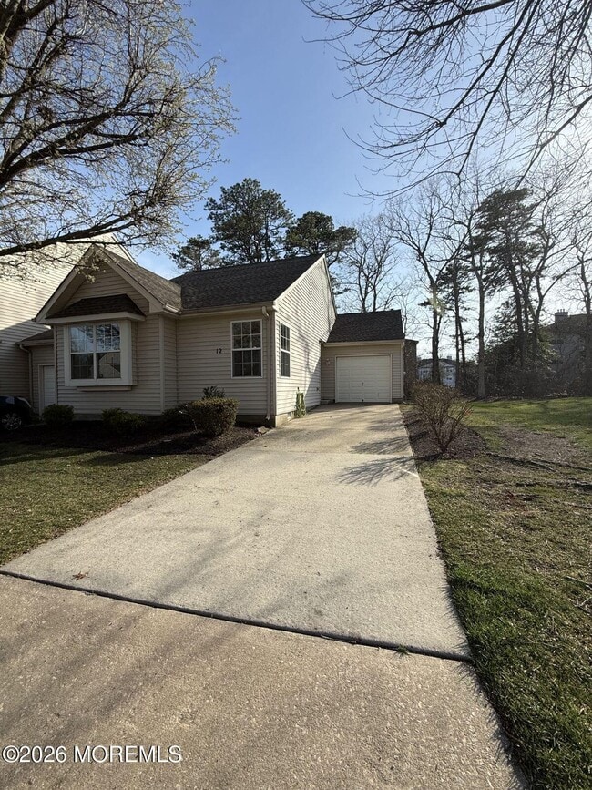 Building Photo - 12 Timberline Dr