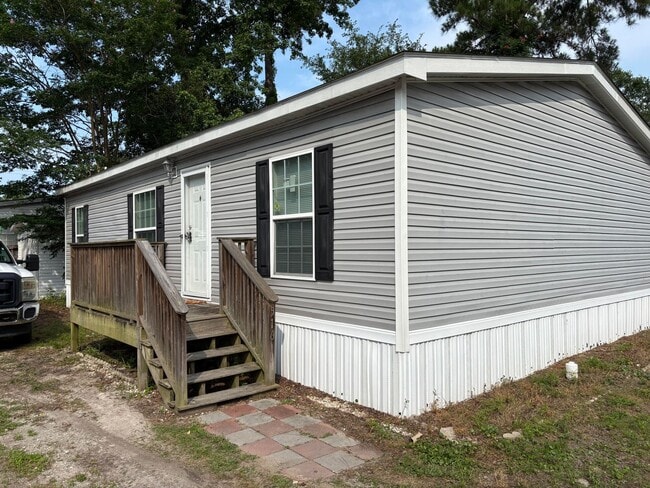 Building Photo - 516 Oak Ave