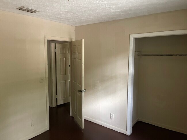 Building Photo - 5350 Dodge Rd