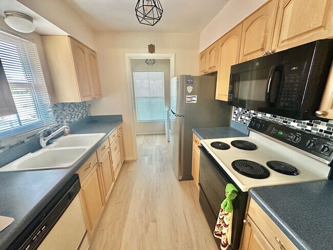 Building Photo - Altamonte Springs (55+ Community) - 2 Bedr...