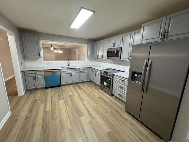 Building Photo - 203 Eagle Pointe Dr