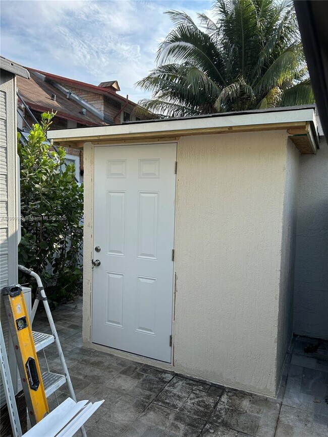 Building Photo - 1934 NW 25th Ave