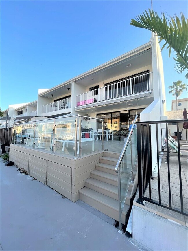 Foto del edificio - 3547 NE 168th St