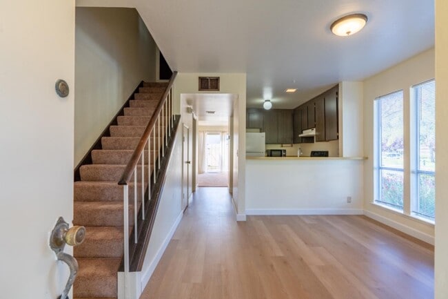 Building Photo - 1130 Terra Nova Blvd
