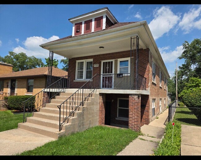 Foto del edificio - 3725 Monroe St