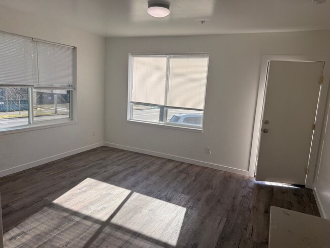 Building Photo - TFSC-B1714