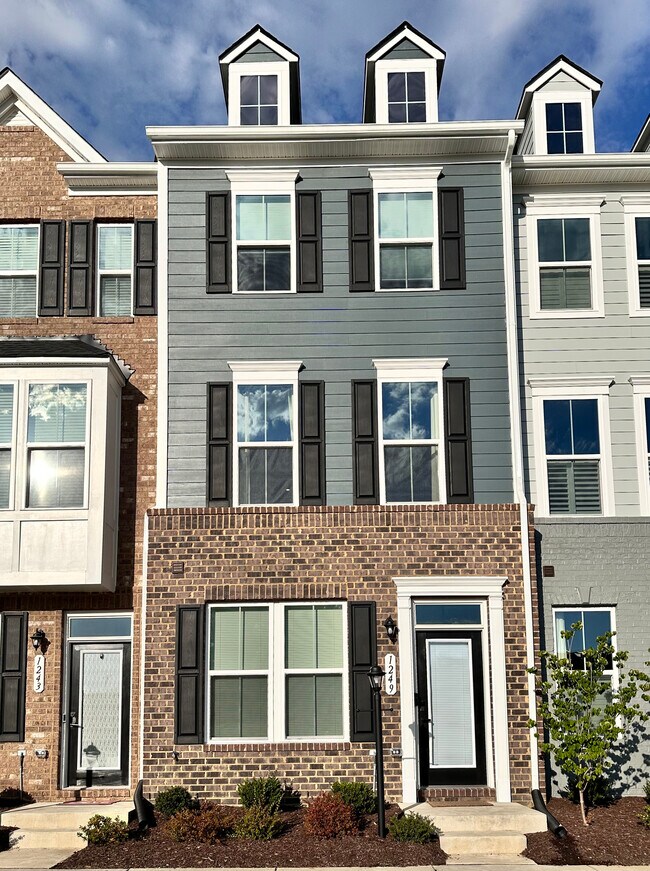 Building Photo - 1249 Ewing Pk Lp