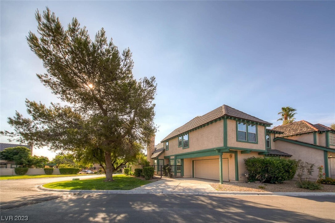 3989 Weybridge Dr, Las Vegas, NV 89121 Townhome Rentals in Las Vegas