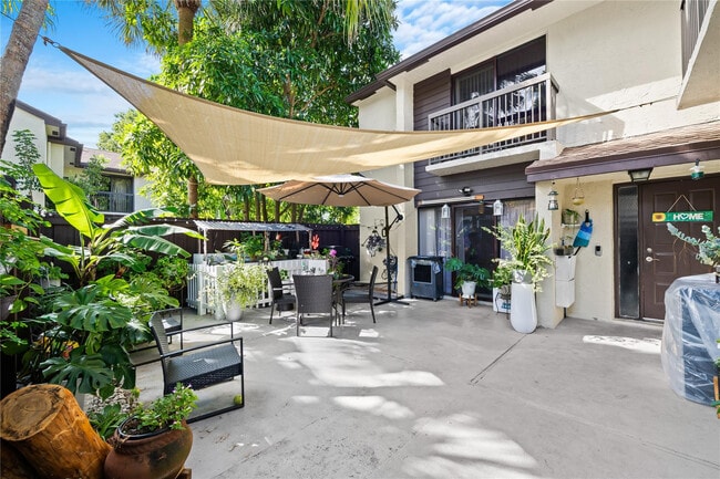 Foto del edificio - 3387 Cocoplum Cir