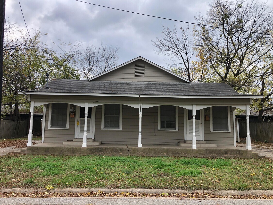 Primary Photo - 1207 Greenville St