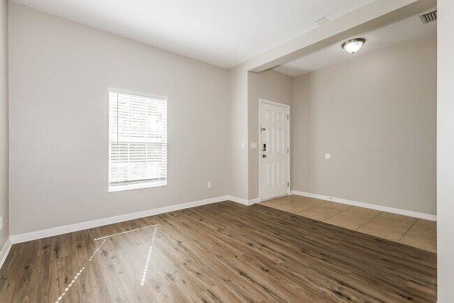 Foto del edificio - 720 Parker Den Dr