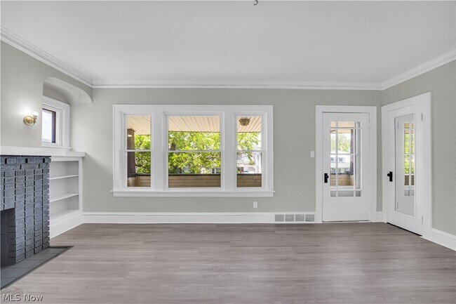 Foto del edificio - 10106 Greenview Ave