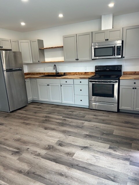 Foto principal - 72 Oak Grove St