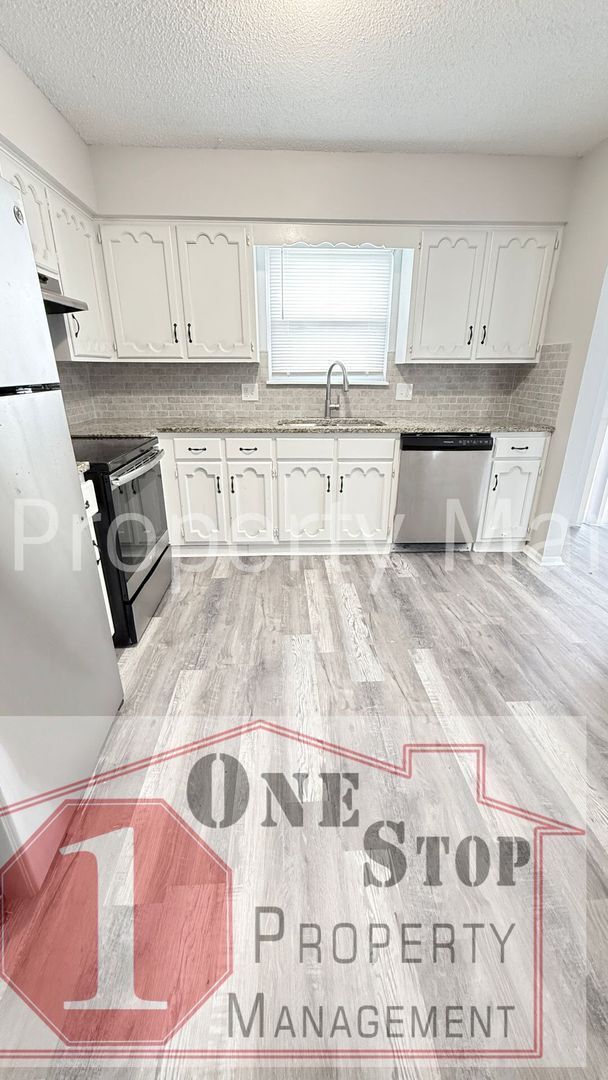 Foto del edificio - Beautiful 3 Bedroom 2 Bathroom Home in Blu...