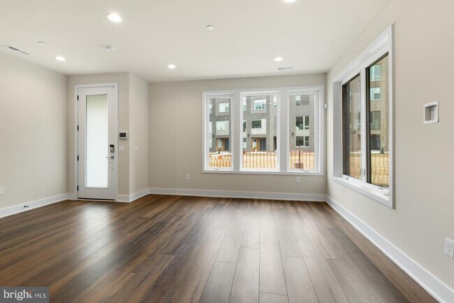 Foto del edificio - 3100 Parkview Walk