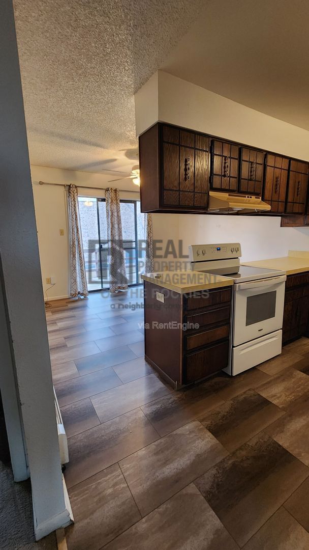 Foto del edificio - 5301 E 12th St