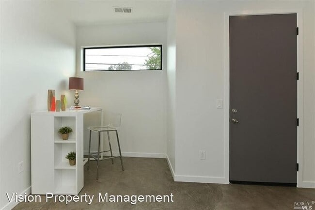 Building Photo - 3 br, 2.5 bath House - 732 34th St. #B