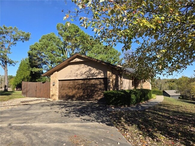 Building Photo - 29 Dunedin Dr