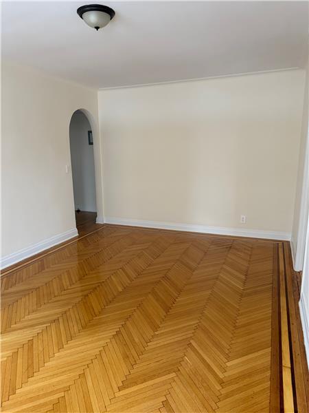 Foto del edificio - 9319 Ridge Blvd