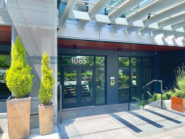 Building Photo - Great Apt For Rent