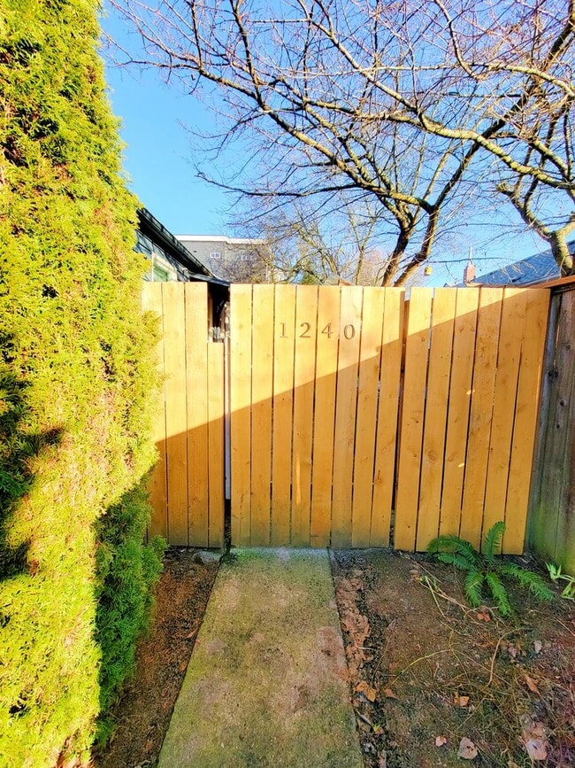 Building Photo - Awesome Studio with 2 parts, located in th...