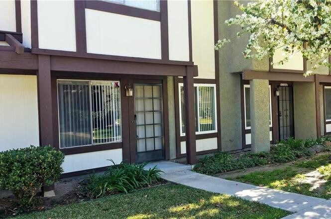 Foto principal - 19044 Archwood St