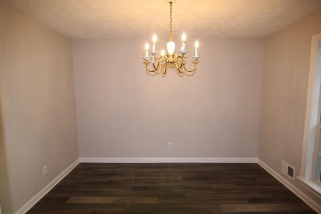 Building Photo - 3765 Manor House Dr