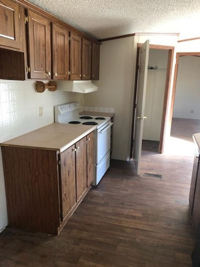 Building Photo - $300 Off 1st Month Special