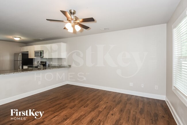 Building Photo - 2520 Belaire Dr
