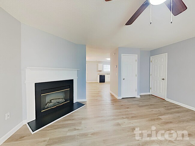 Foto del edificio - 5950 Waggoner Ct