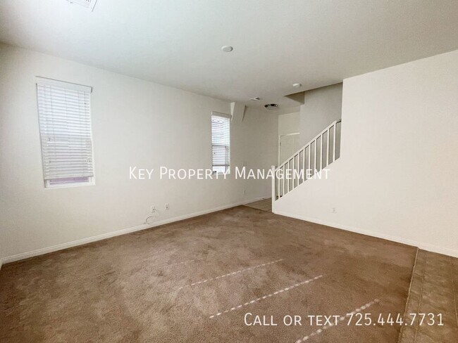 Foto del edificio - 2 STORY HOME W/ LOFT AND 3 BEDROOMS NEAR 2...