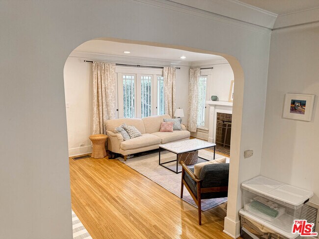Foto del edificio - 411 N Windsor Blvd