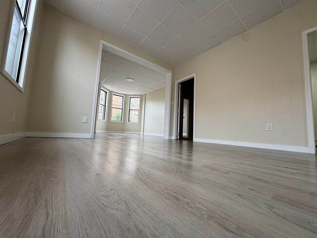 Building Photo - 227 48th St